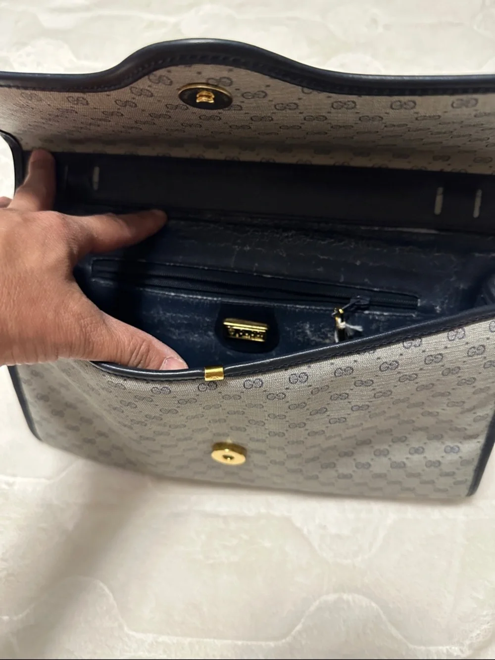 Gucci Gray Monogram Continental Clutch with Black Trim - Picture 2 of 4